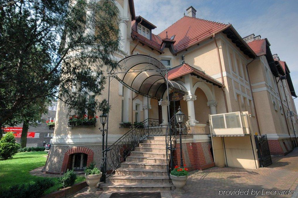 Villa Royal Ostrow Wielkopolski Exterior photo